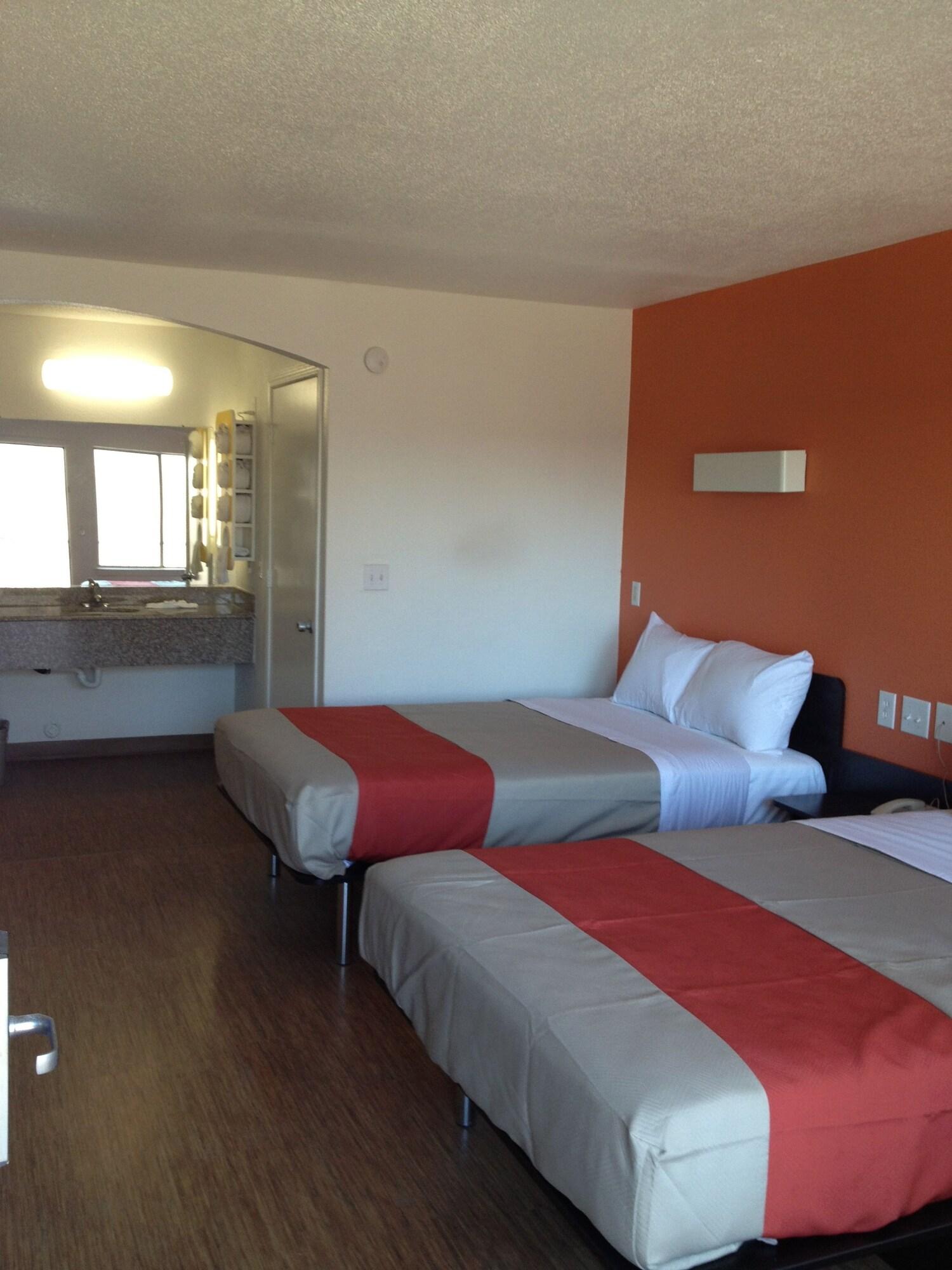 Motel 6-Grand Prairie, Tx - Near Six Flags Drive Buitenkant foto